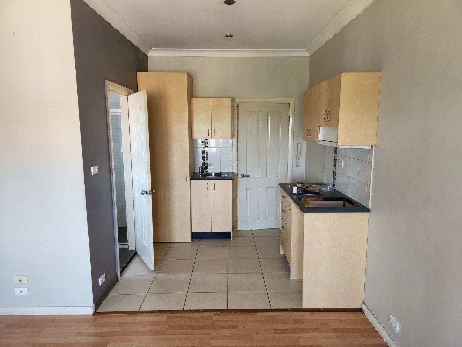2/83 King Georges Road WILEY PARK 2