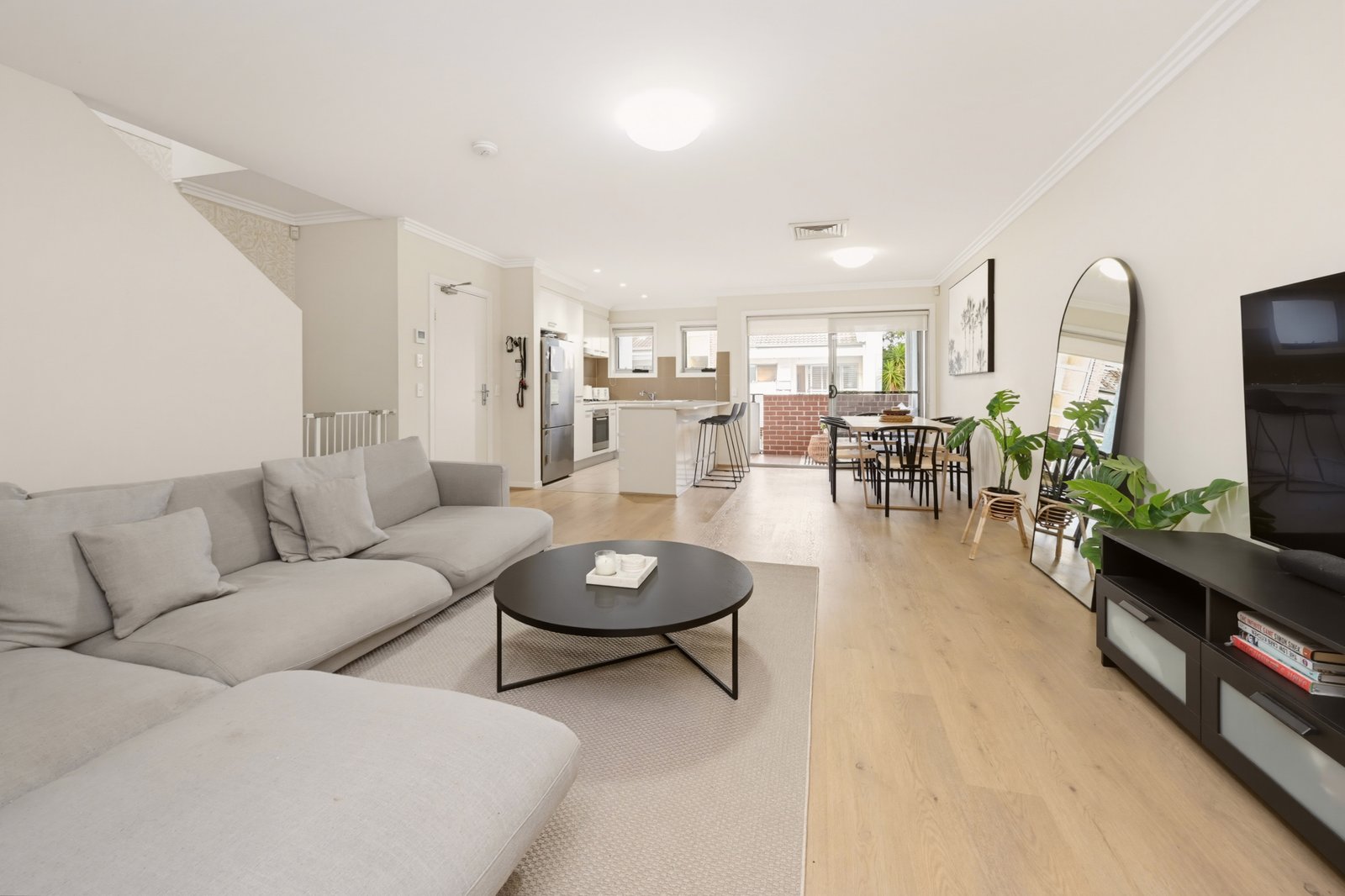 28/30 Stephen Road BOTANY 1