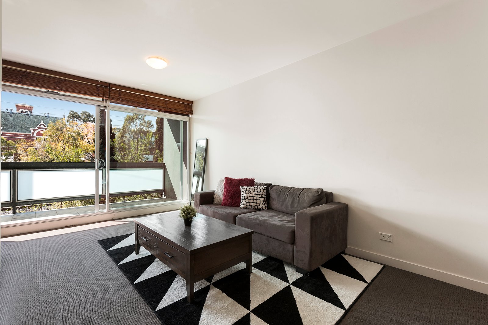 Gallery: 28/352 Canterbury Road