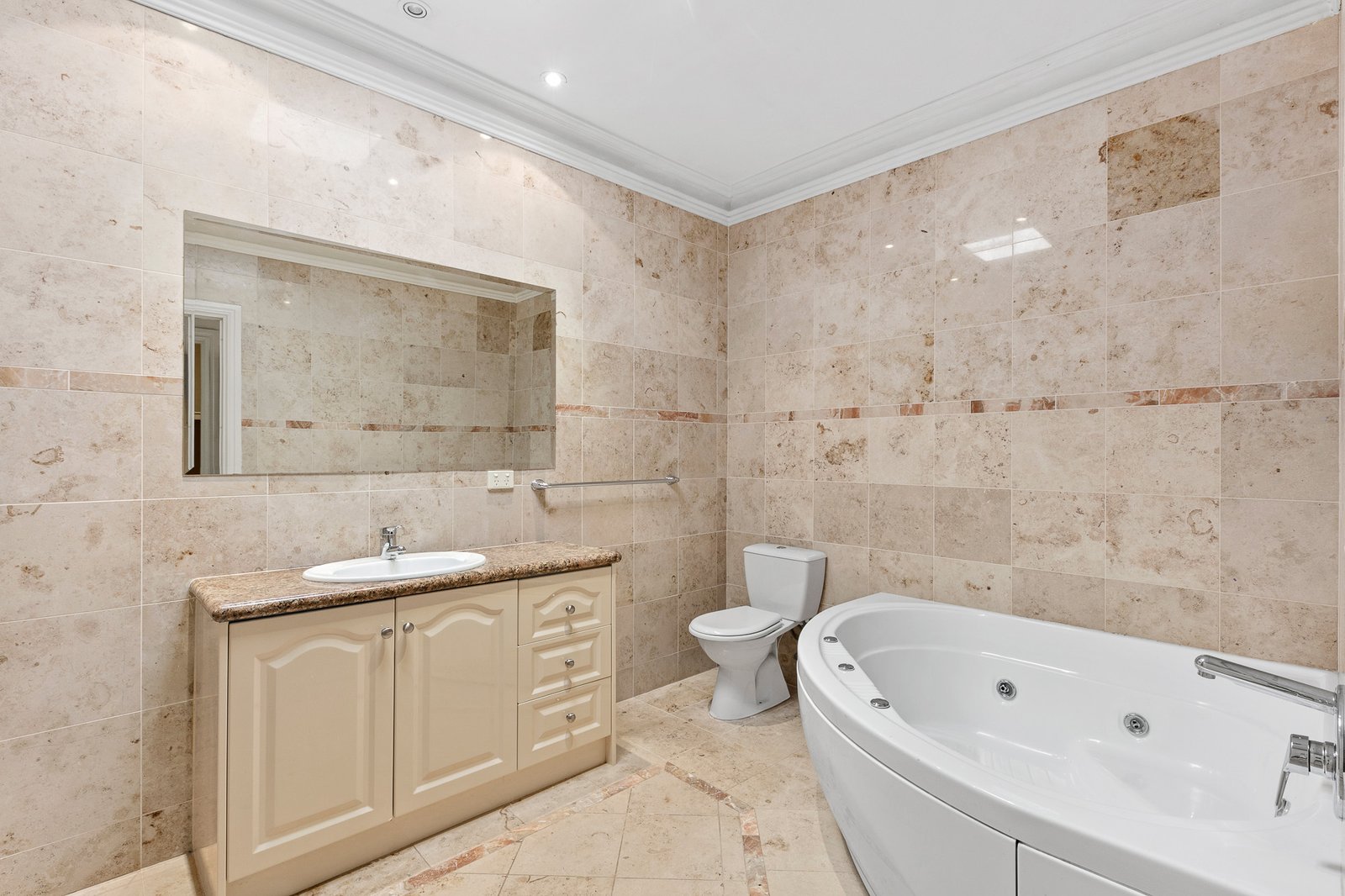 Gallery: 2/841 Hampton Street