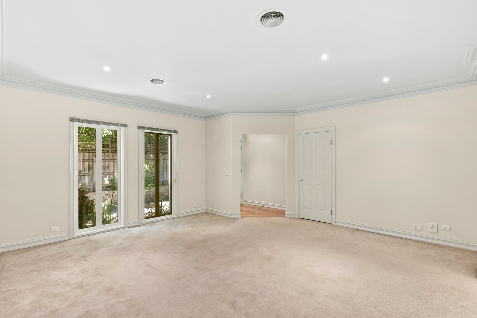 Gallery: 2/841 Hampton Street