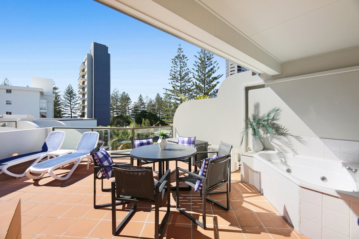 28/5 Fourth Avenue Burleigh Heads 3