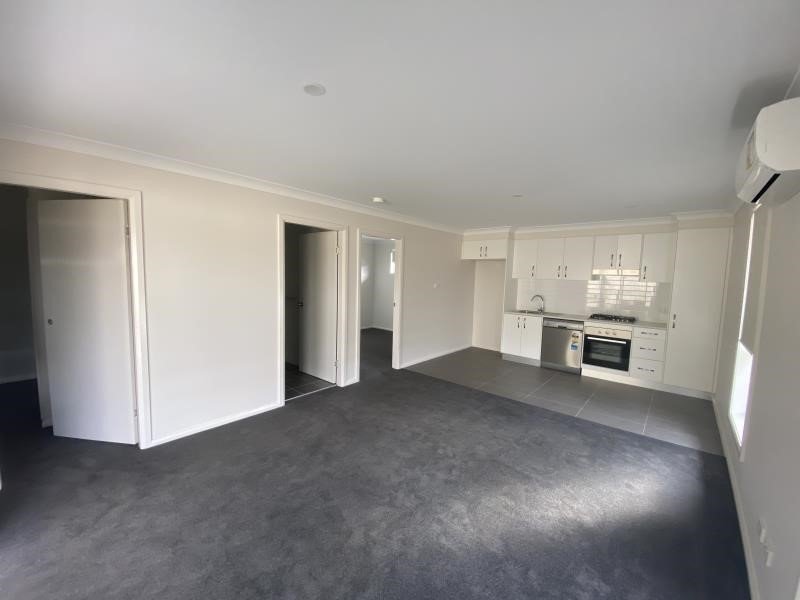 2/85 Kenny Drive TAMWORTH 2