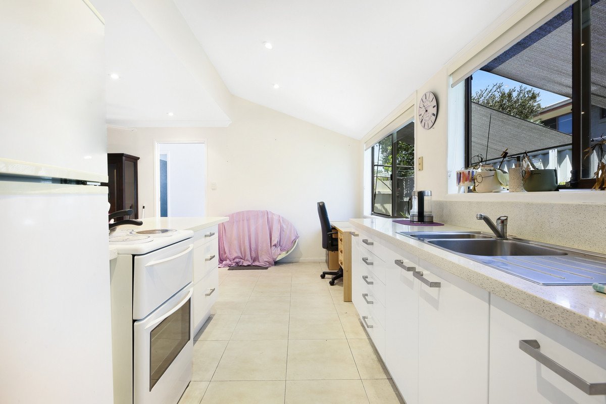 2/85 Mountain View Avenue Miami 7