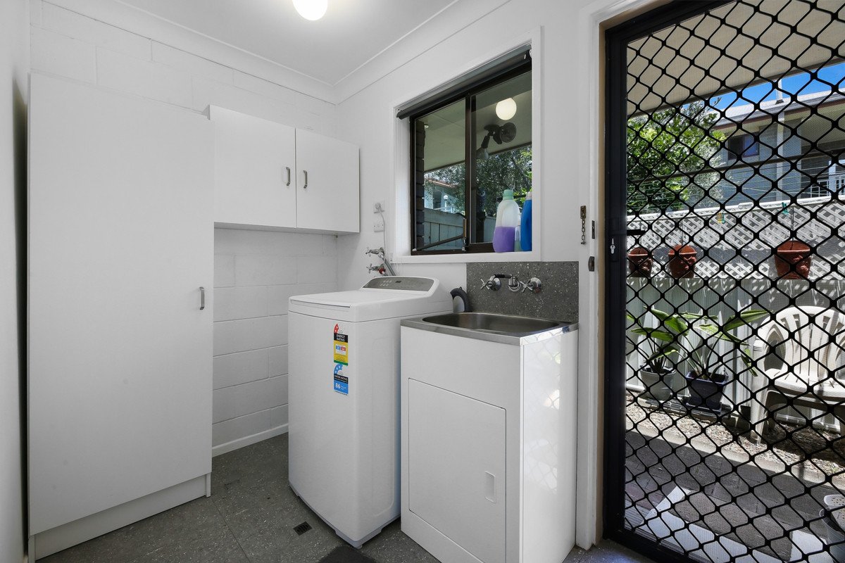 2/85 Mountain View Avenue Miami 9