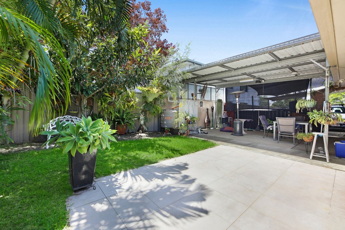 2/85 Mountain View Avenue Miami 17