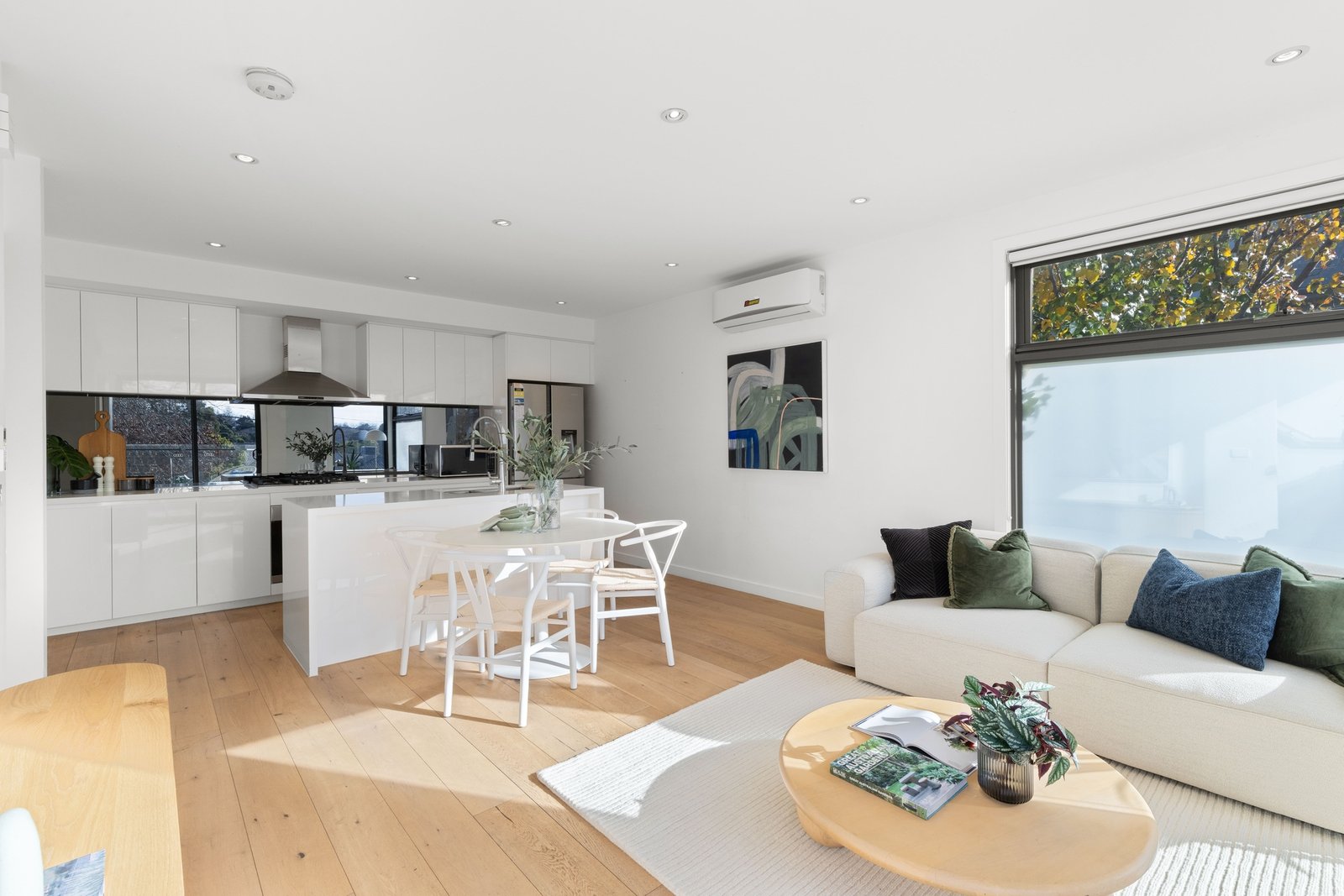 Gallery: 2/85 Thames Street