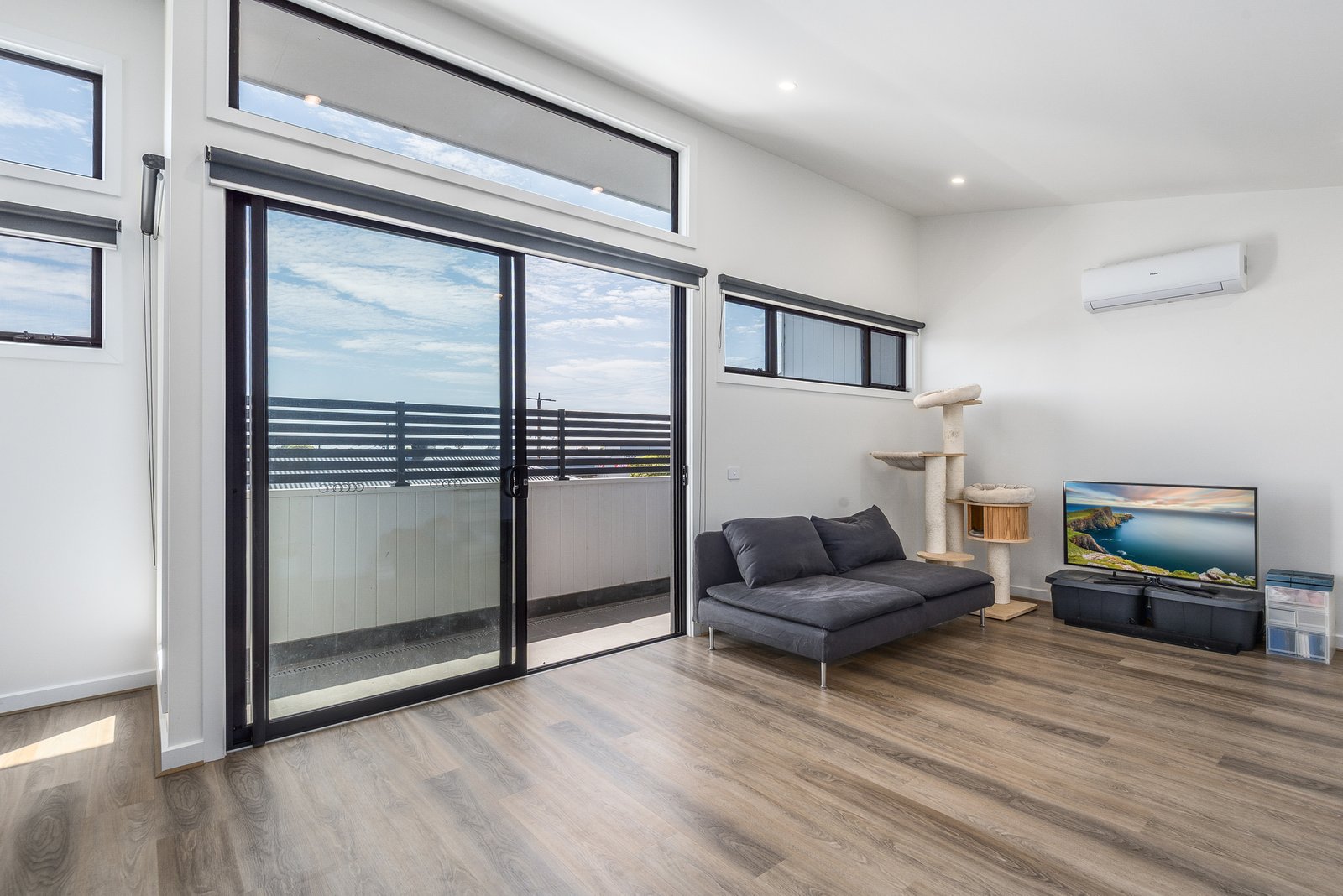 Gallery: 2/86 Vines Road