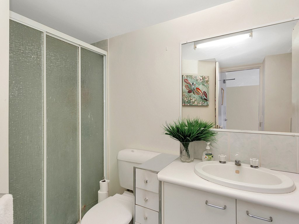 286/35 Palm Avenue SURFERS PARADISE 8