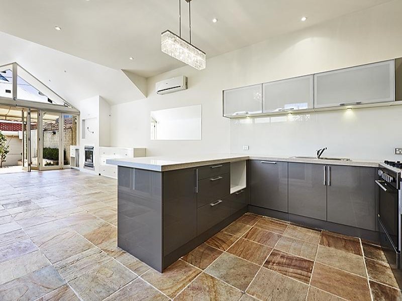 Gallery: 287 Esplanade East