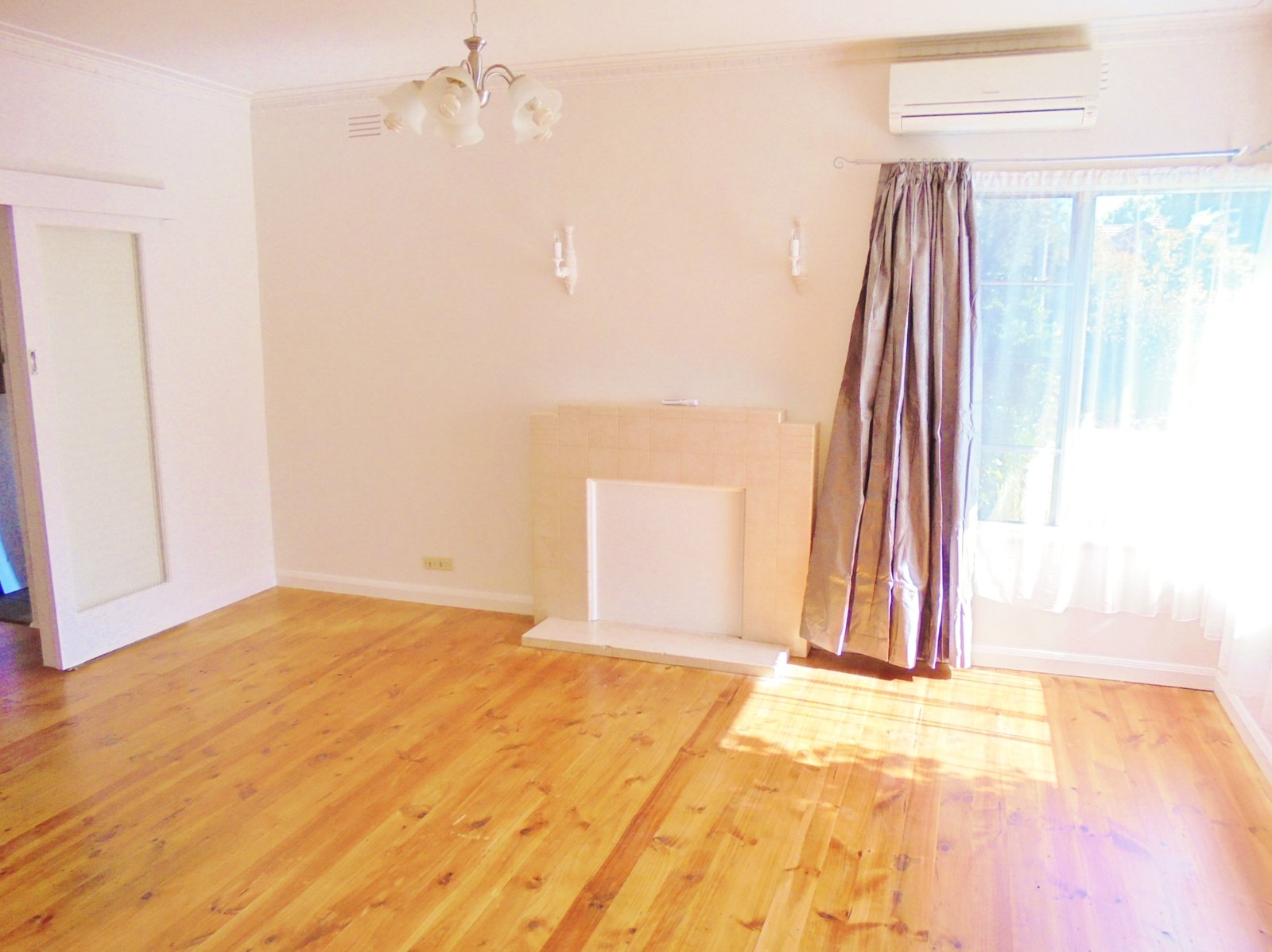 Gallery: 2/87 Fakenham Road