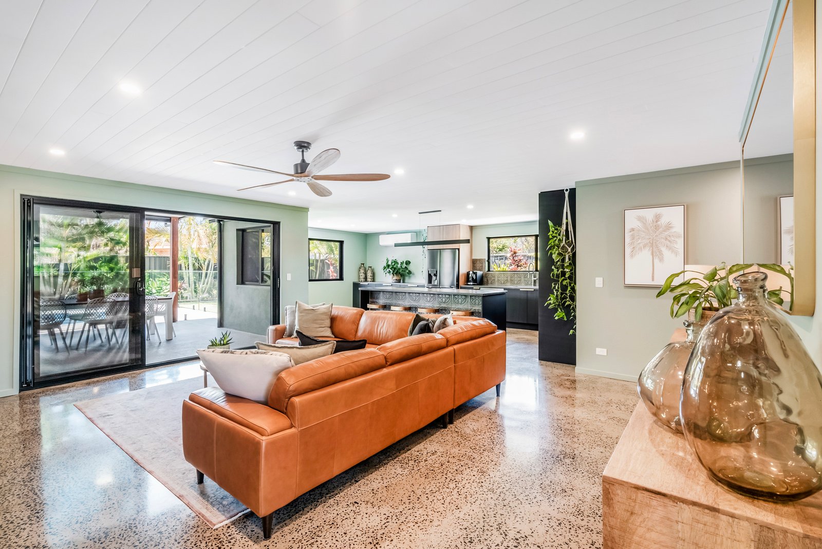 2/87 Jacaranda Avenue TWEED HEADS WEST 3