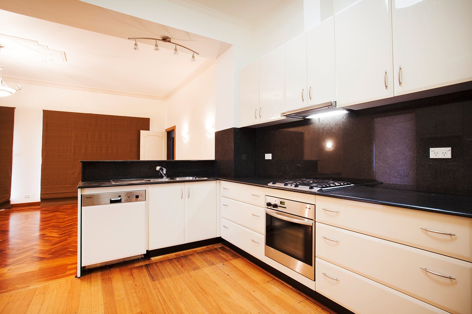 Gallery: 287 McKinnon Road