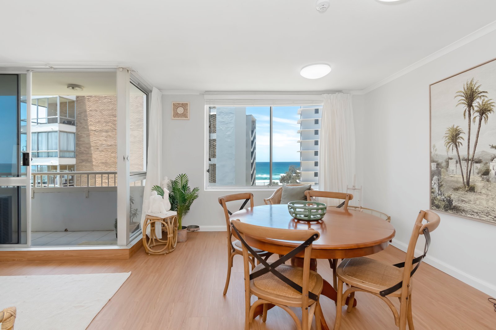 28/7 View Avenue SURFERS PARADISE 2