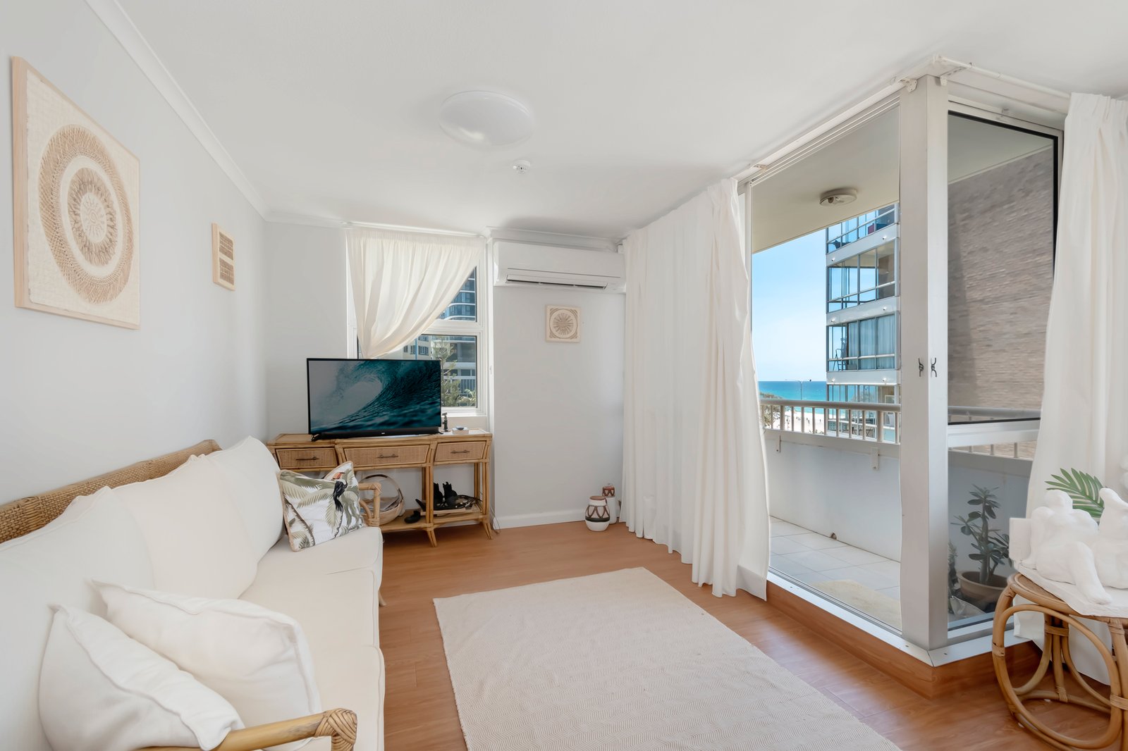 28/7 View Avenue SURFERS PARADISE 4