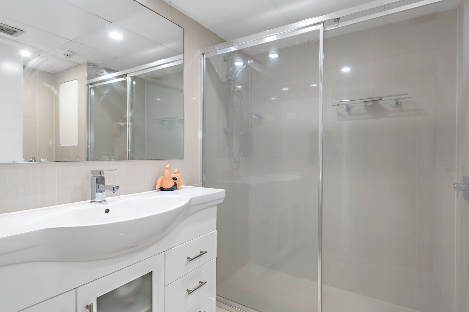 28/7 View Avenue SURFERS PARADISE 9