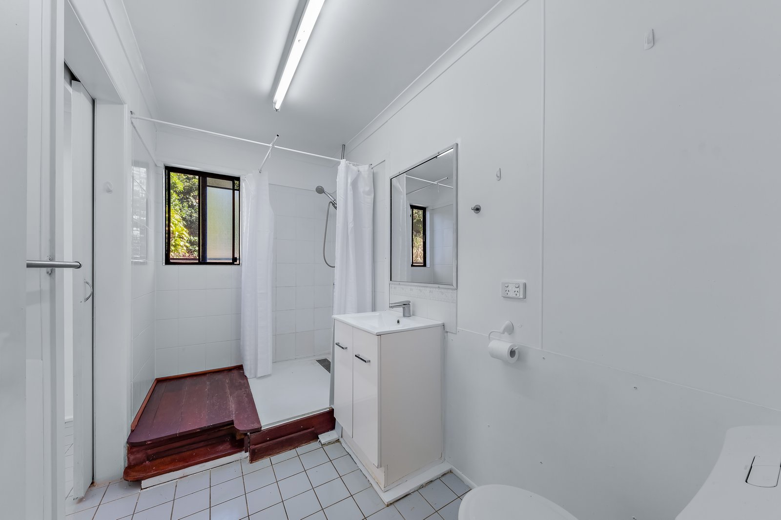 2870 Shute Harbour Road FLAMETREE 8