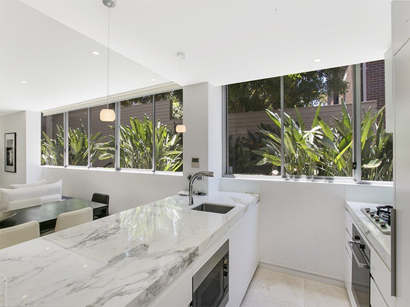 2/88 Beach Street COOGEE 2