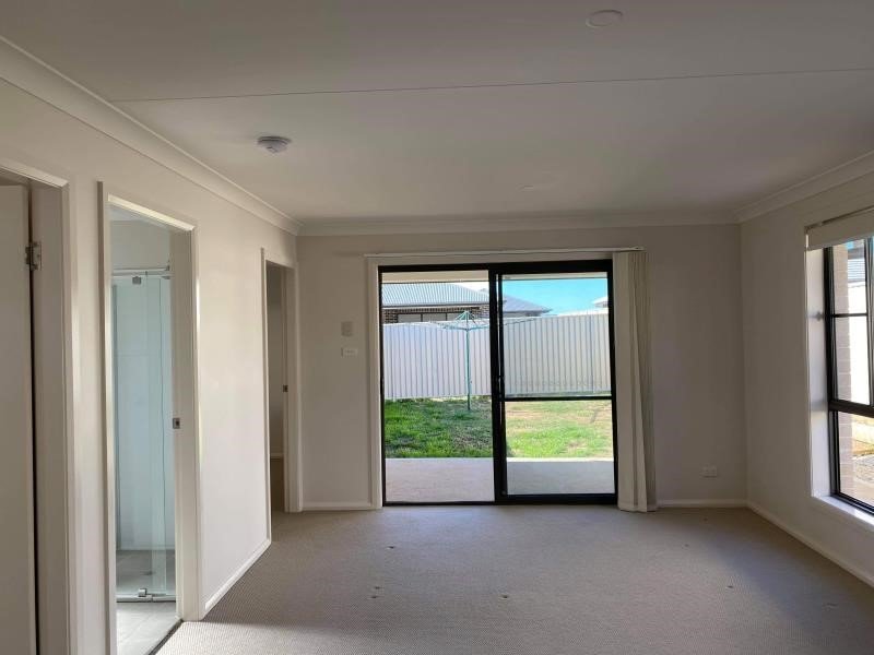 2/88 Marathon Street WEST TAMWORTH 4