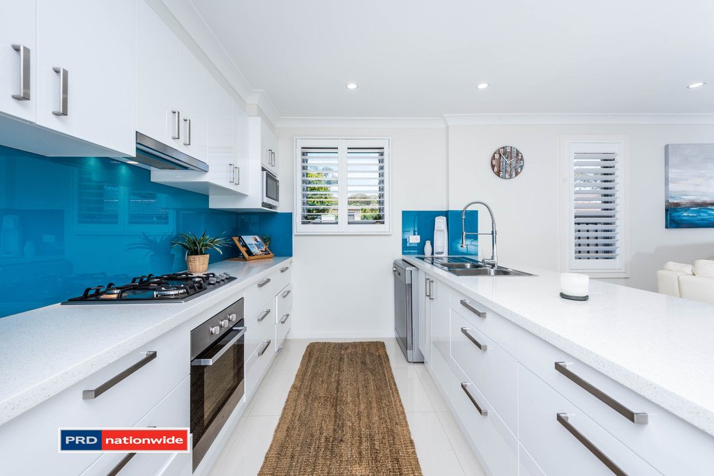 2/88 Tomaree Road SHOAL BAY 9
