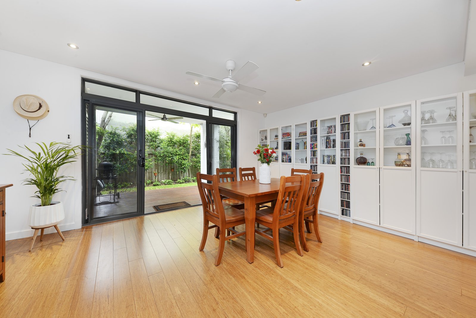 28/9-19 Myrtle Street BOTANY 6