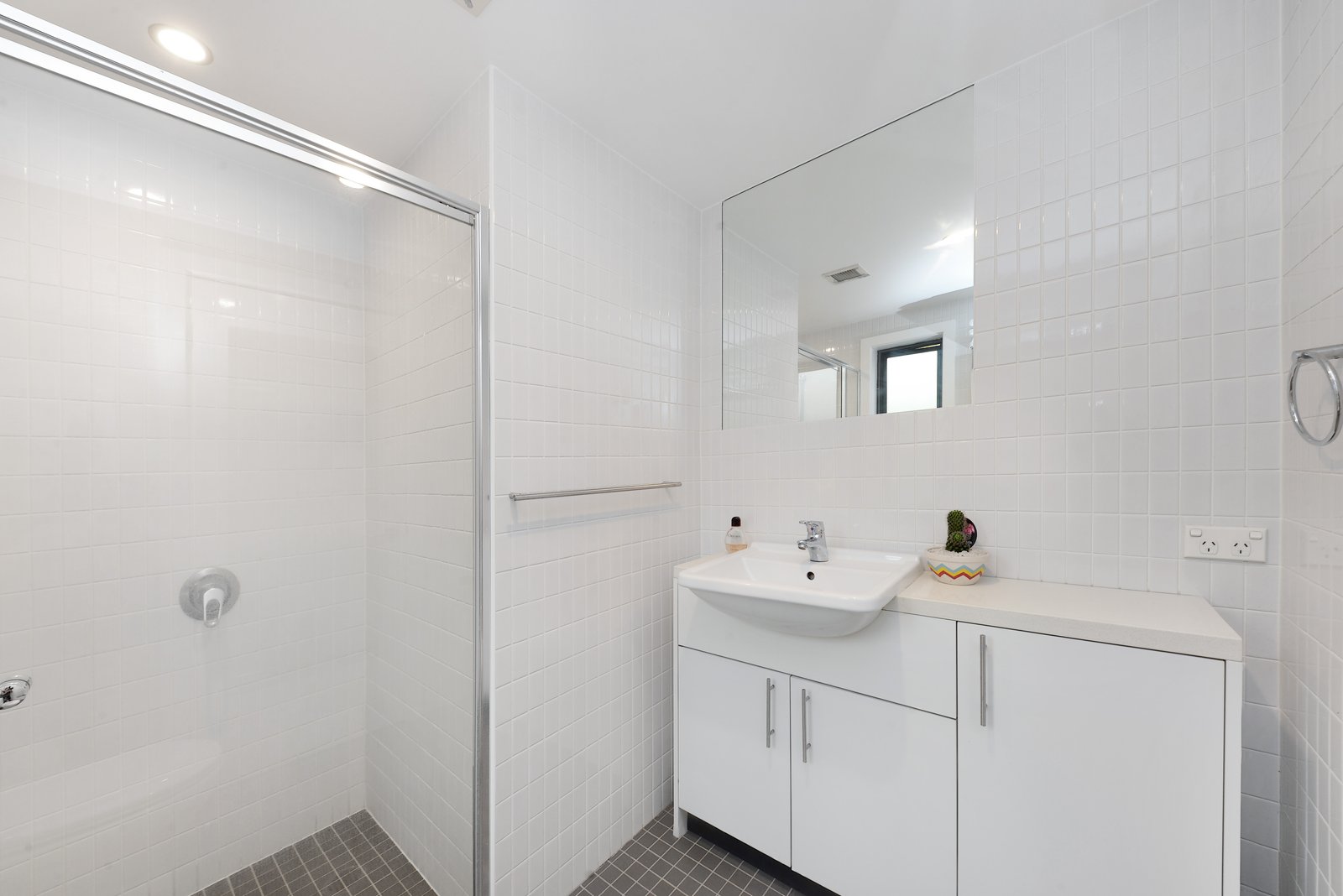 28/9-19 Myrtle Street BOTANY 11