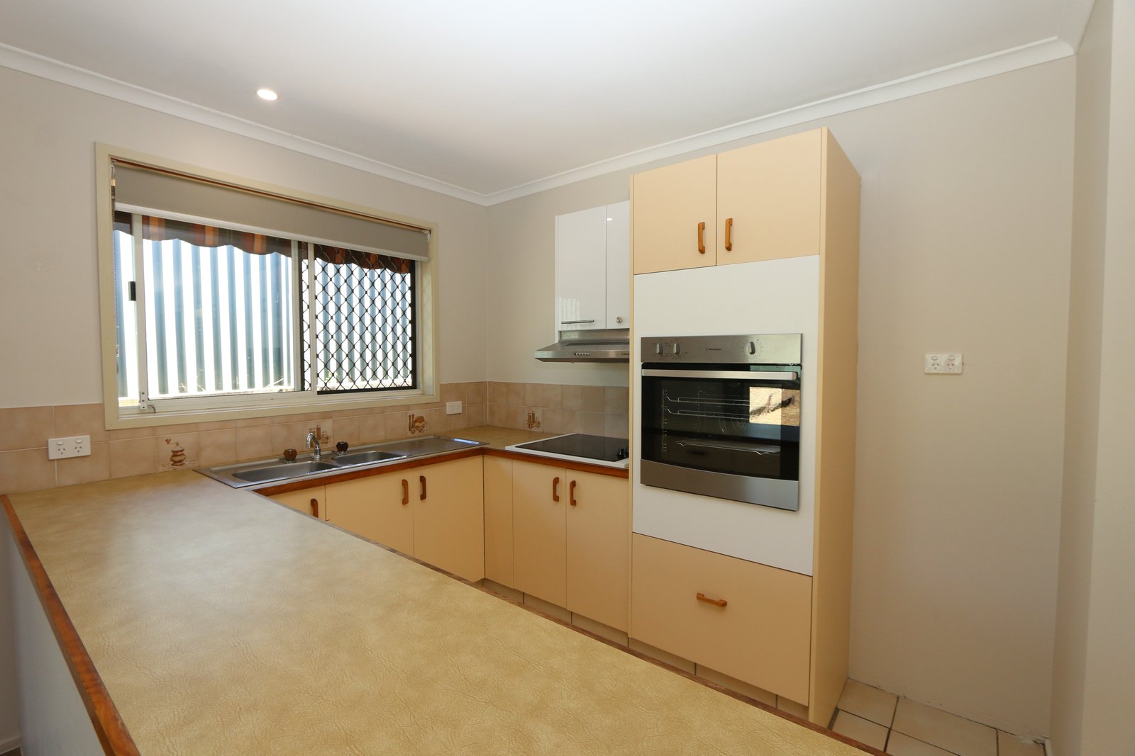 2/89 Corunna Crescent ASHMORE 4