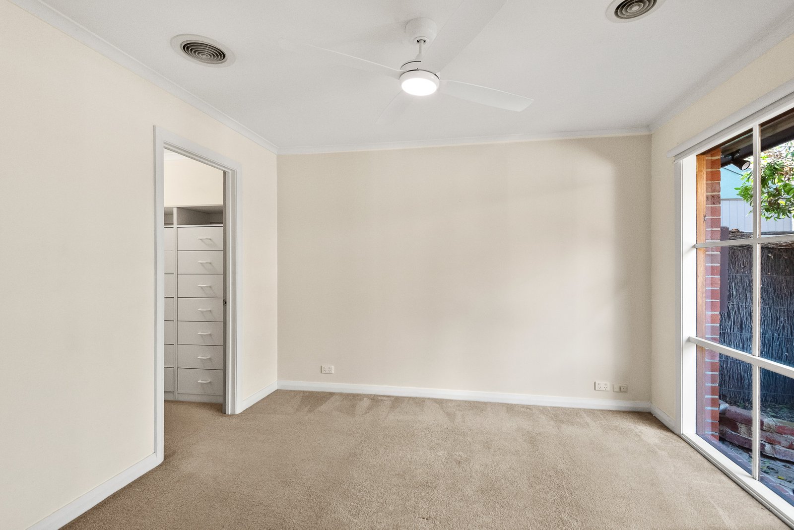 Gallery: 28A James Crescent