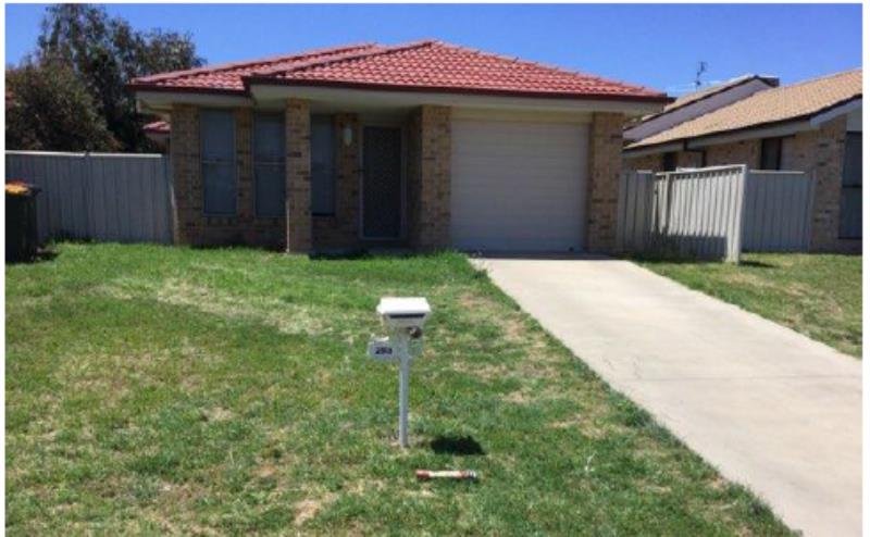 28a Orley Drive TAMWORTH 1