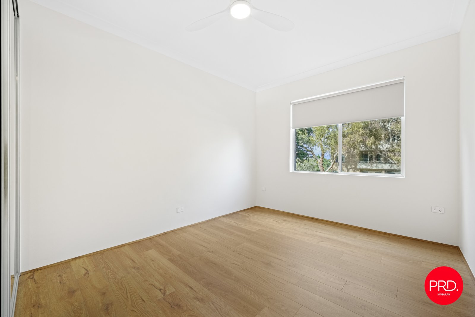 2/9-11 English Street KOGARAH 4