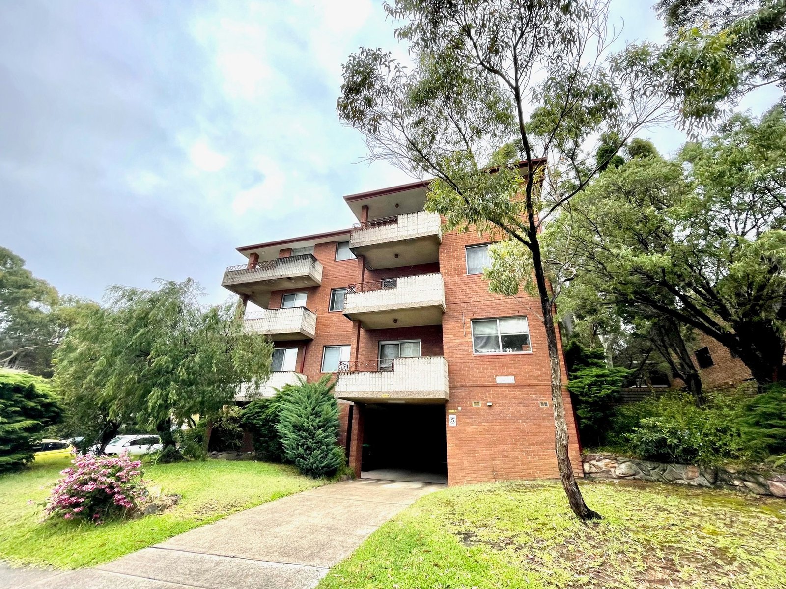 2/9-11 English Street KOGARAH 1