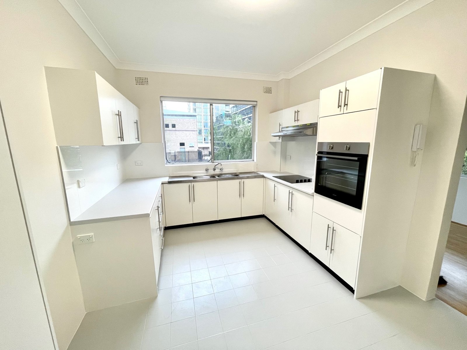 2/9-11 English Street KOGARAH 2