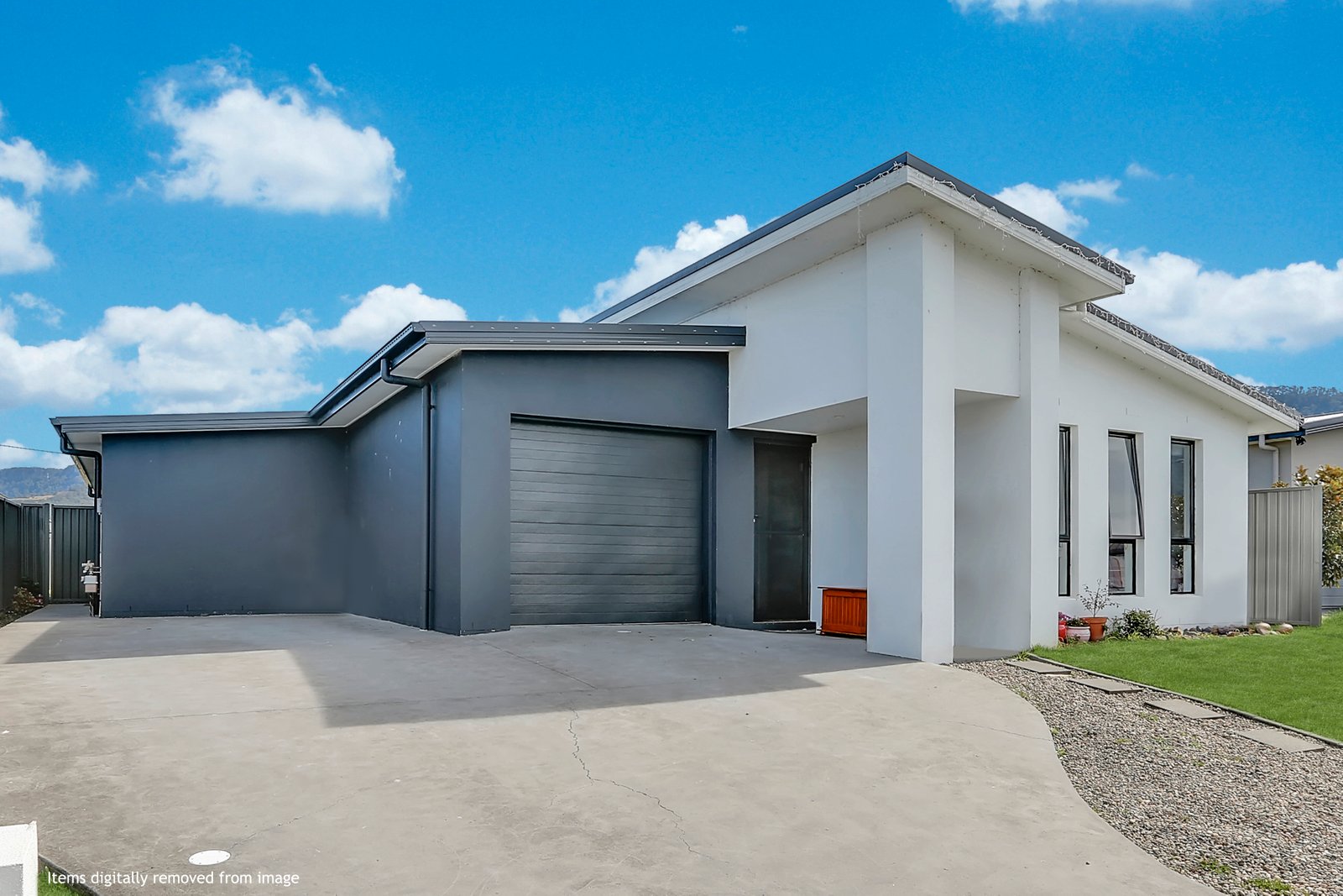 29 Acland Drive HORSLEY 1