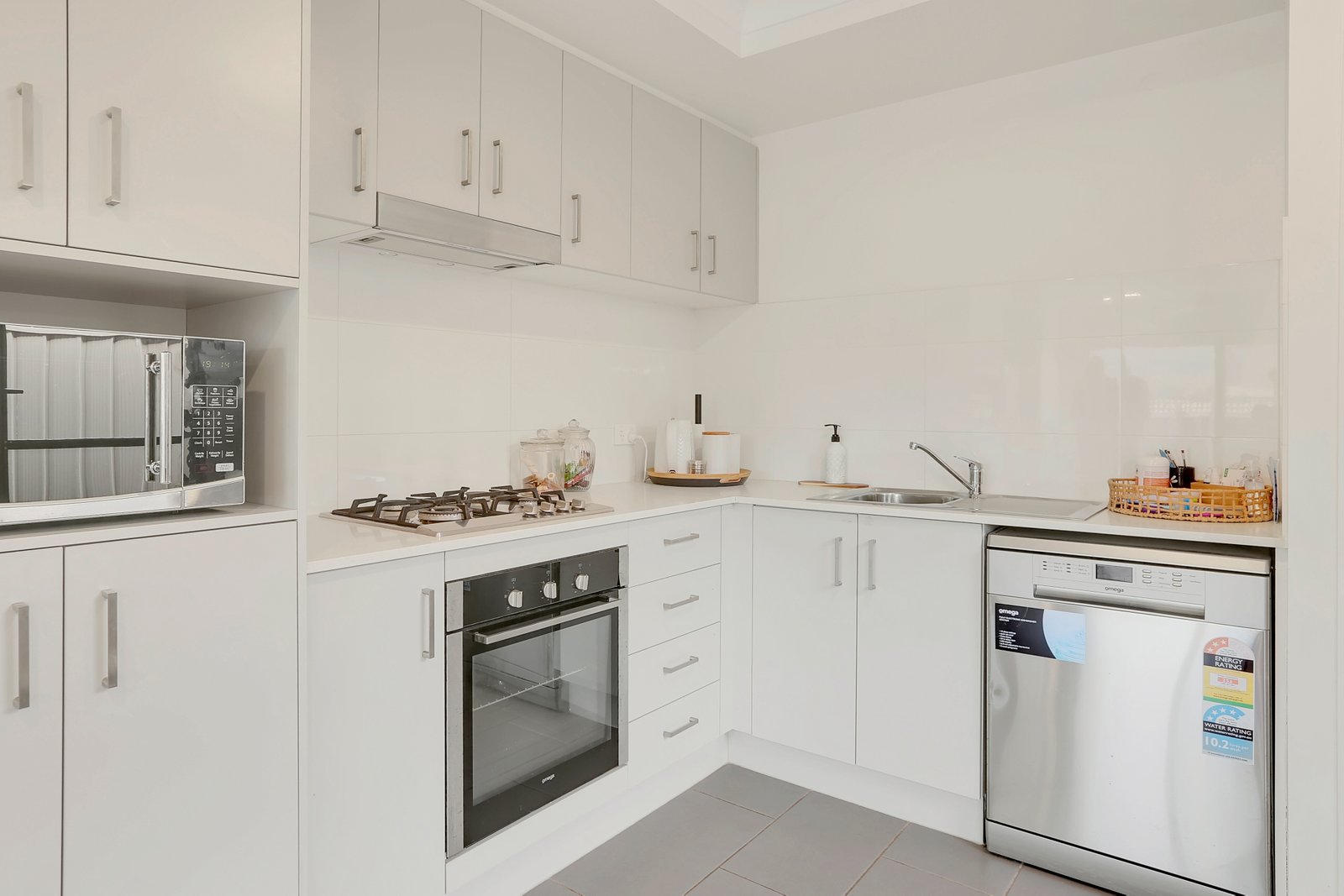 29 Acland Drive HORSLEY 8