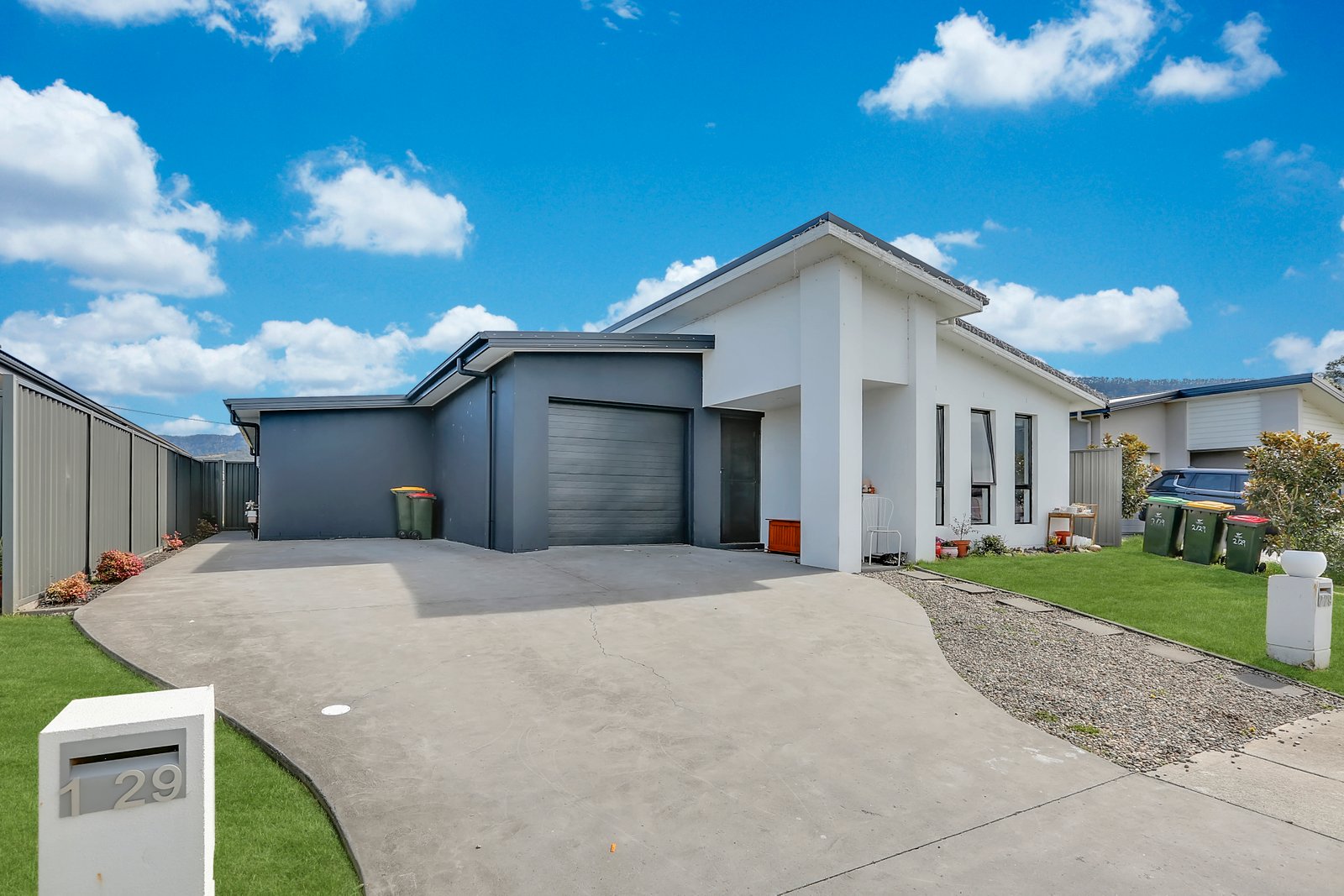 29 Acland Drive HORSLEY 10