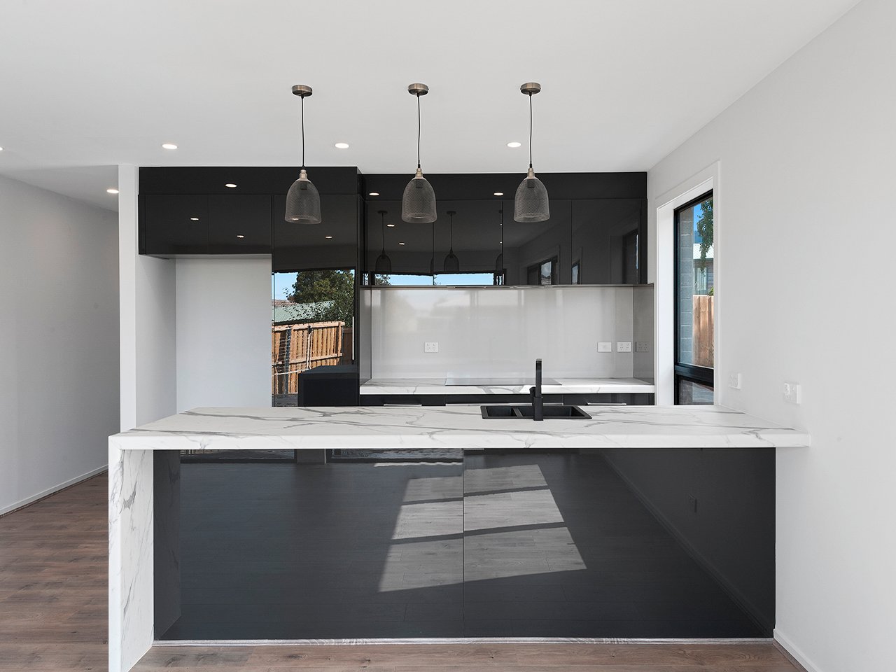 2/9 Advocate Drive KINGSTON 3