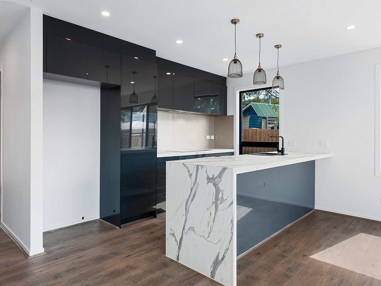 2/9 Advocate Drive KINGSTON 6