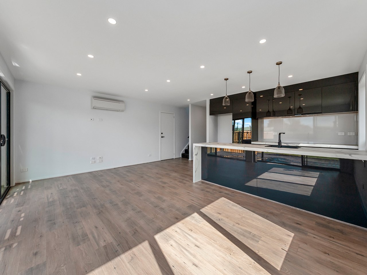 2/9 Advocate Drive KINGSTON 9