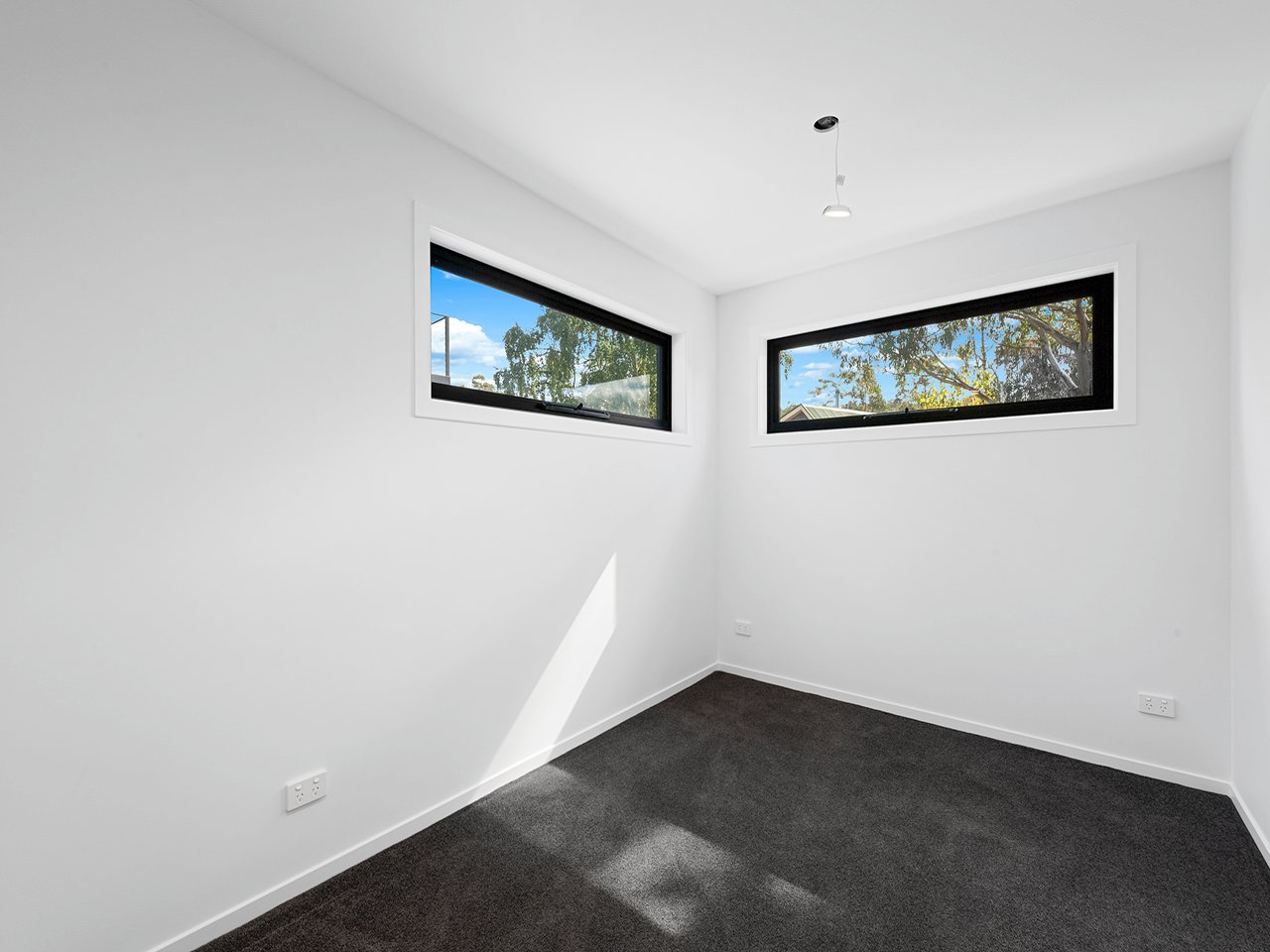 2/9 Advocate Drive KINGSTON 17