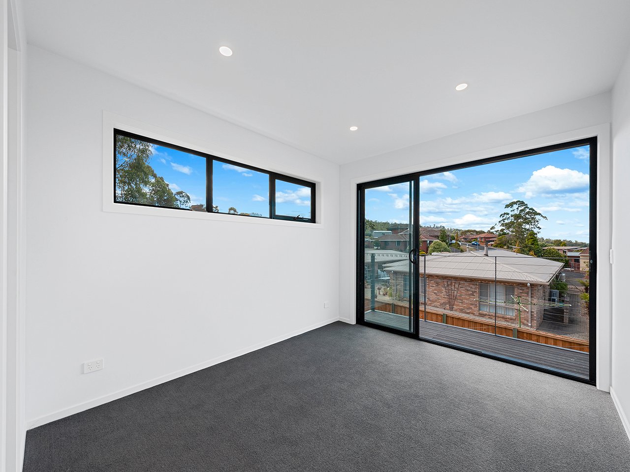 2/9 Advocate Drive KINGSTON 19