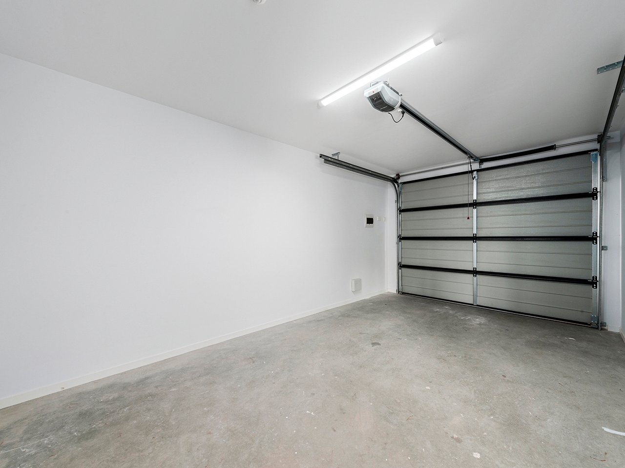 2/9 Advocate Drive KINGSTON 24