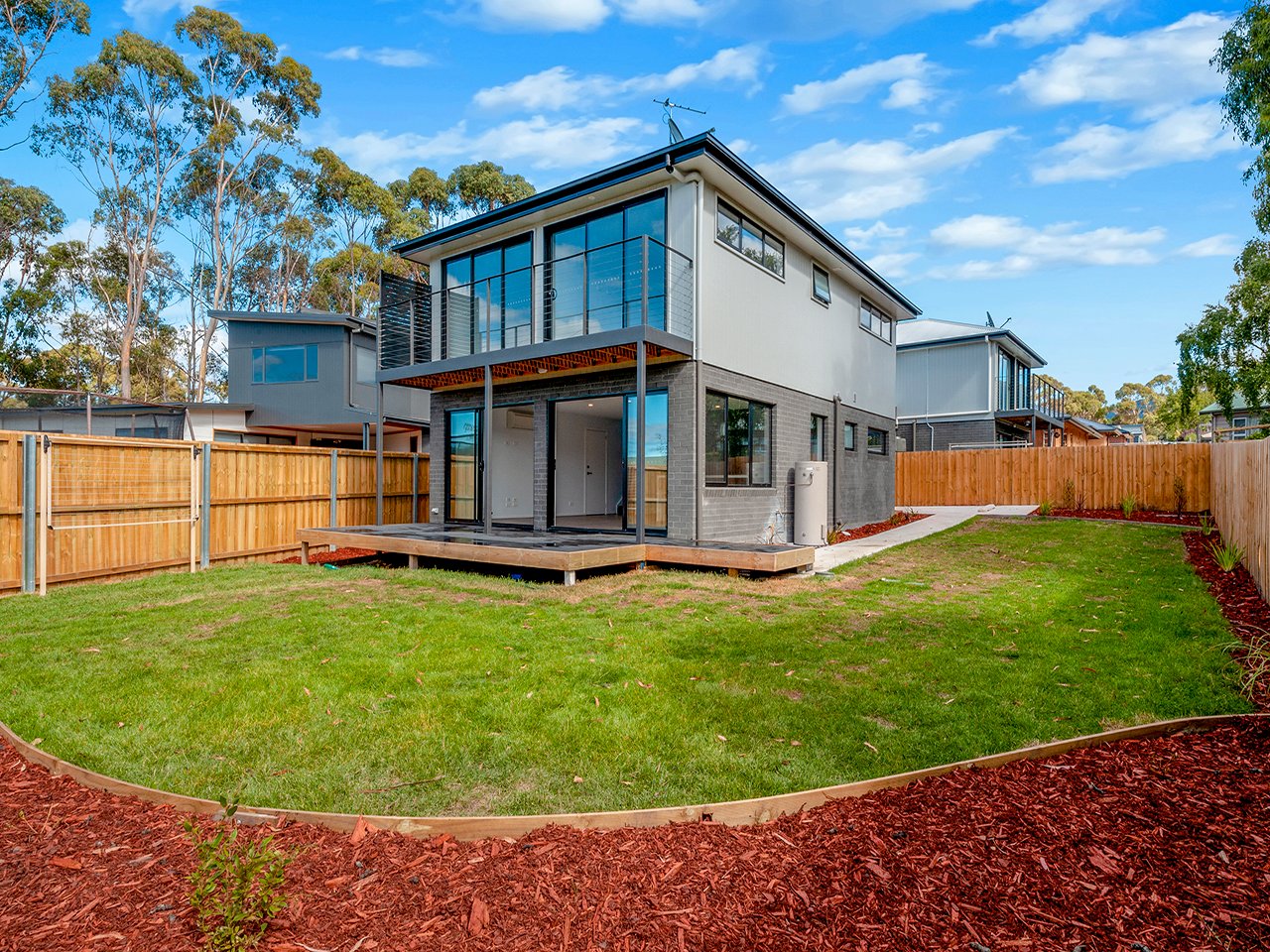 2/9 Advocate Drive KINGSTON 25