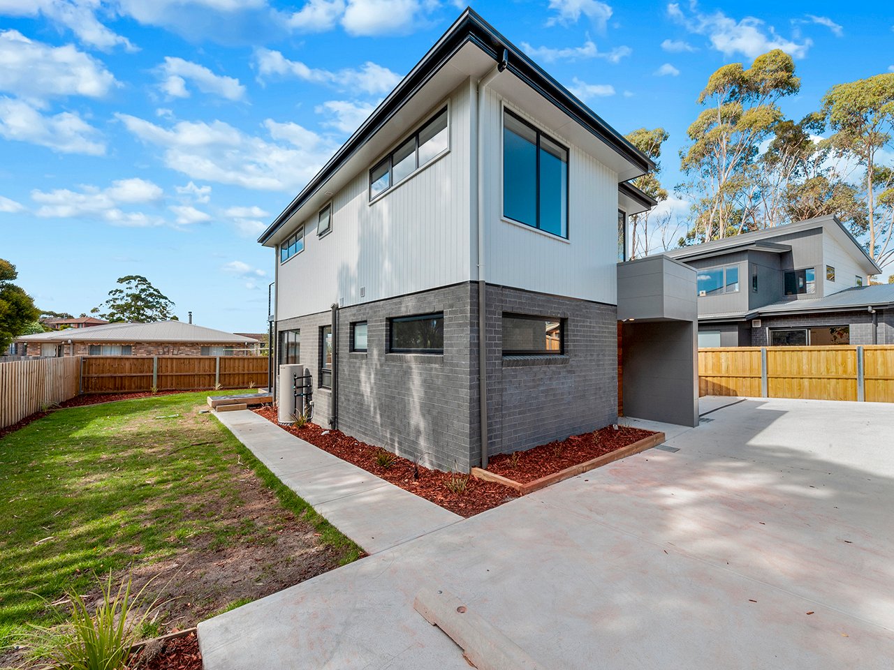 2/9 Advocate Drive KINGSTON 28