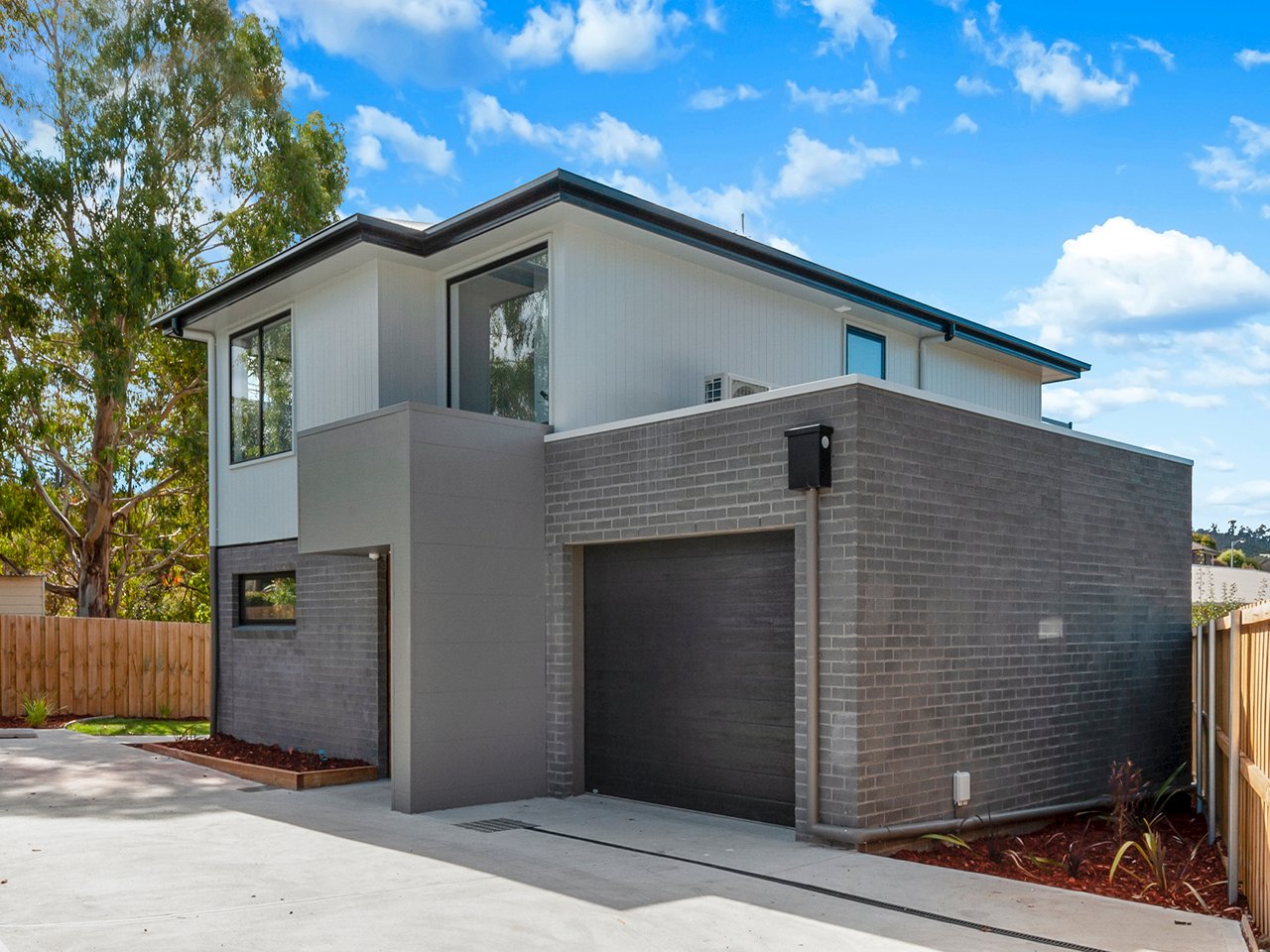 2/9 Advocate Drive KINGSTON 28