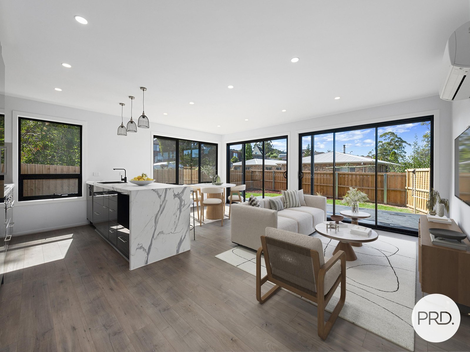 2/9 Advocate Drive KINGSTON 2