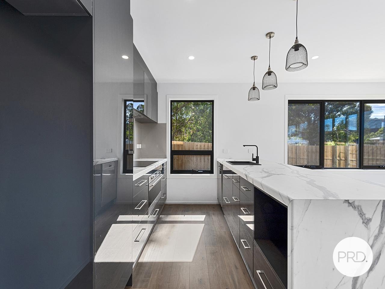 2/9 Advocate Drive KINGSTON 5