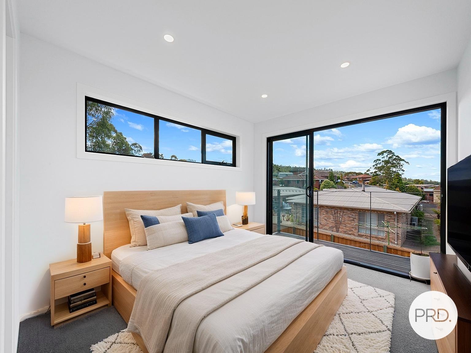 2/9 Advocate Drive KINGSTON 6