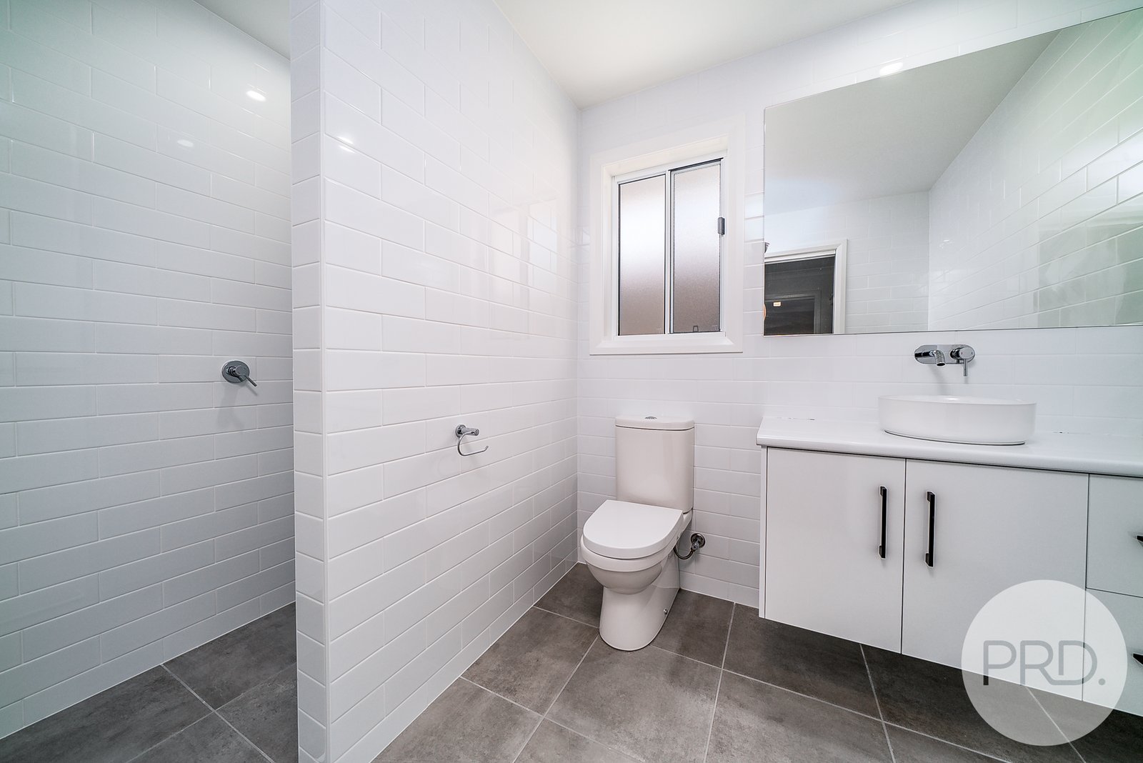 29 Ah Ket Avenue LLOYD 5