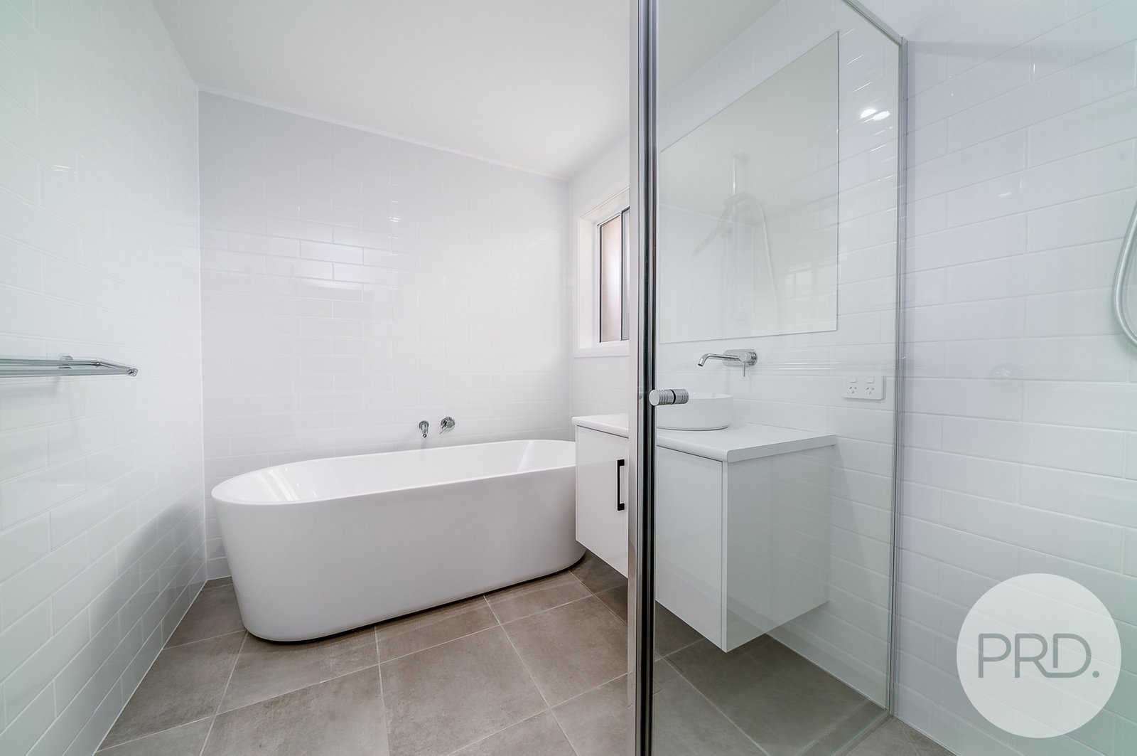 29 Ah Ket Avenue LLOYD 8