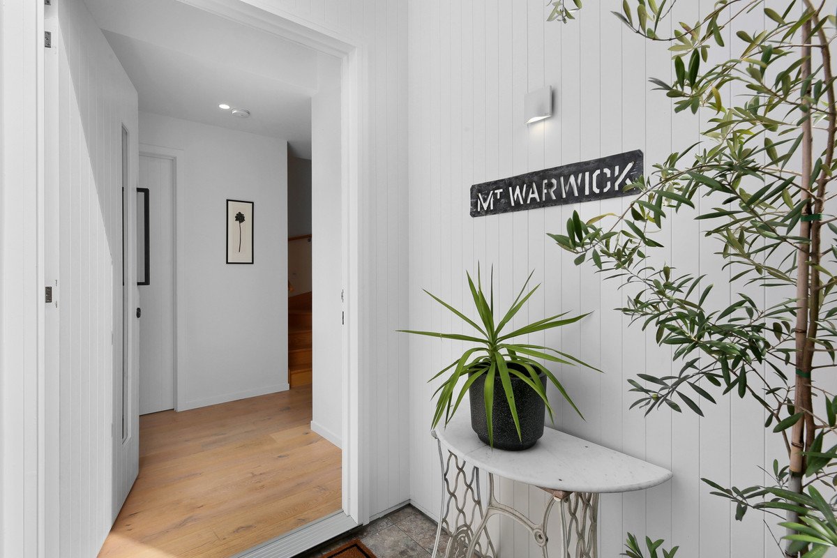 2/9 Albion Avenue Miami 3